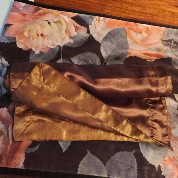 Ikea |  Satin chocolate brown table runner - Picture 5 of 7